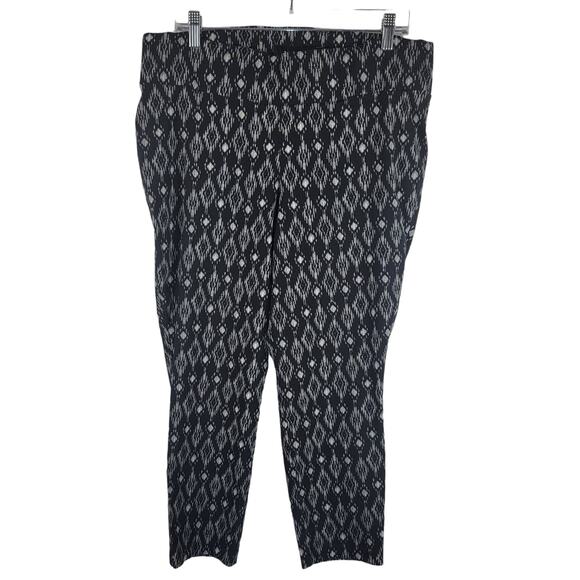 Torrid Black White Aztec Design Ankle Skinny Ponte Dress Pant 2 - 2X - Picture 1 of 3